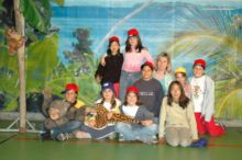 Balu/rot: Fabienne Ploy Vanessa Lucero Lea Olivia Barbara Sara Rossella mit Bea und Marianne